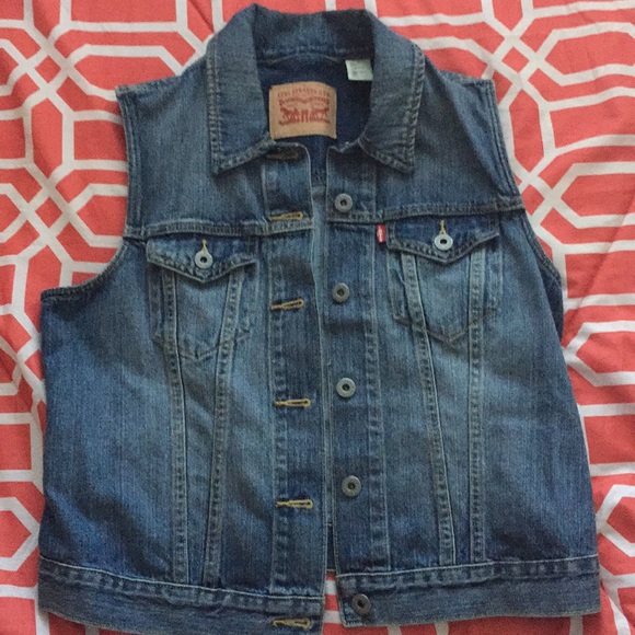 Levi's Jackets & Blazers - Levin strauss vest
